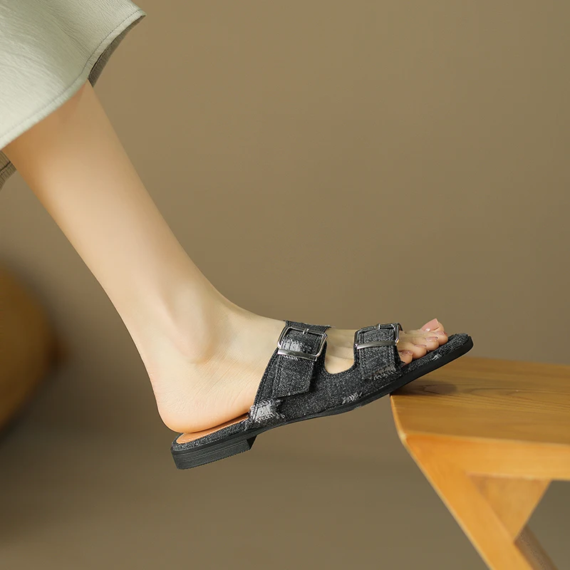 MoonMeek סינטטי חדש אבזם מעצב נעלי נשים שטוחה עם עקבים מזדמנים נעלי נשים קיץ נעלי בית 20231