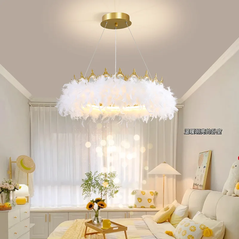 רומנטי, לבן נוצות אורות תליון תאורה פנימית חדר האוכל גופי התקרה למיטה עיצוב חדר LED הכתר תלויות מנורות1